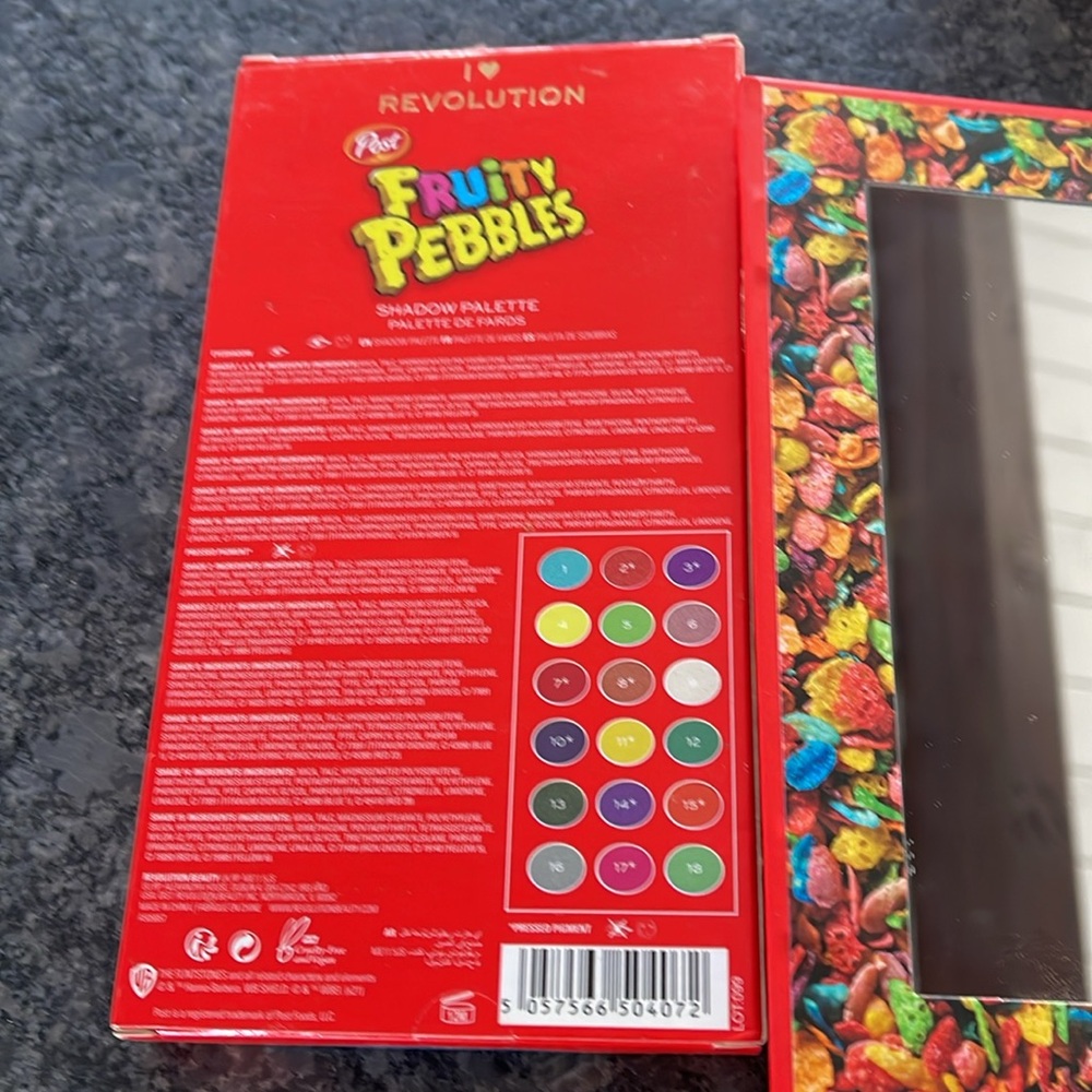 Revolution I ❤️ Post Fruity Pebbles Eyeshadow Palette & Brush Set - Picture 5 of 5
